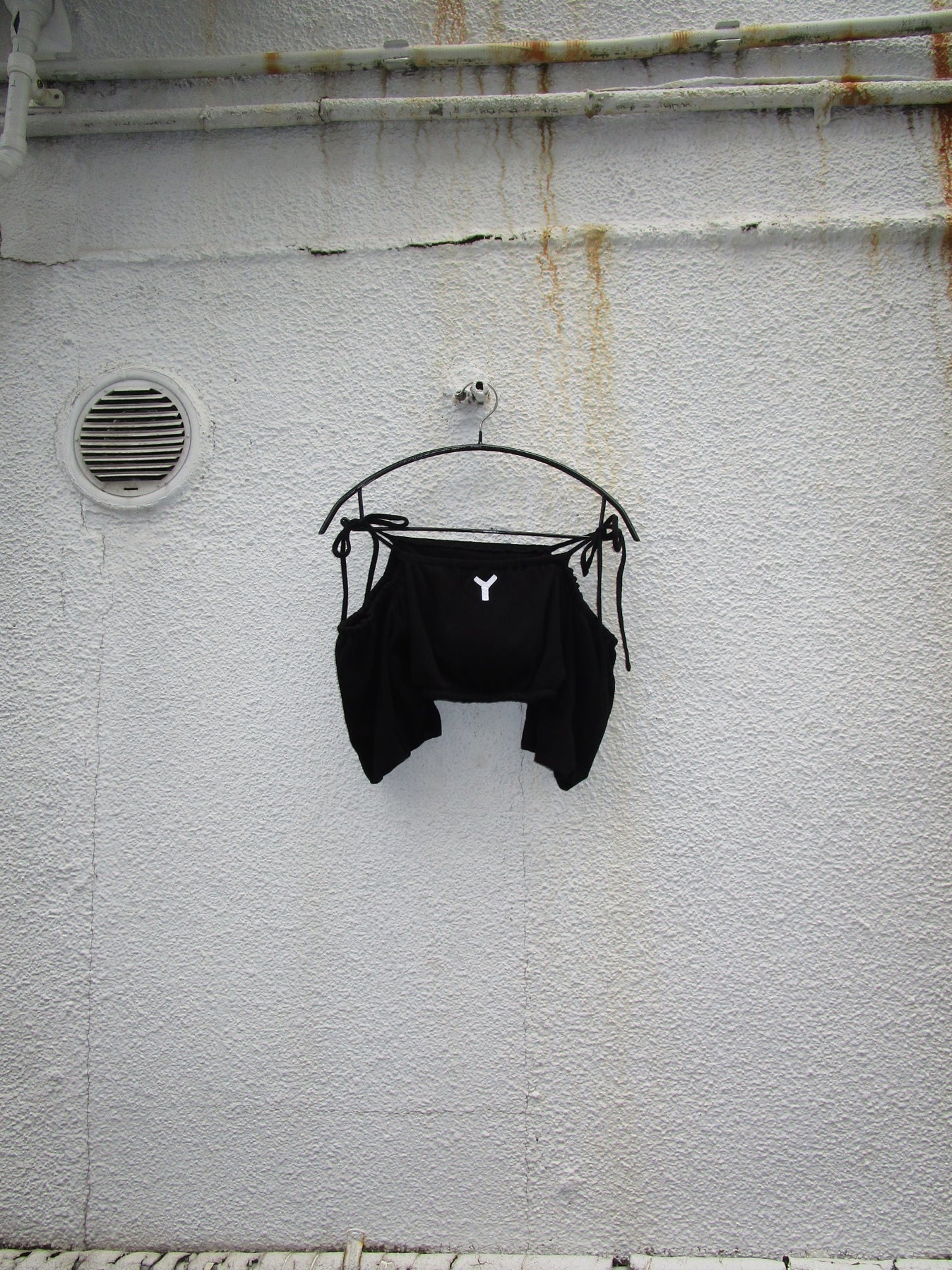 YONAKA×Eric Haze  “Y”ロゴオフショルダートップス