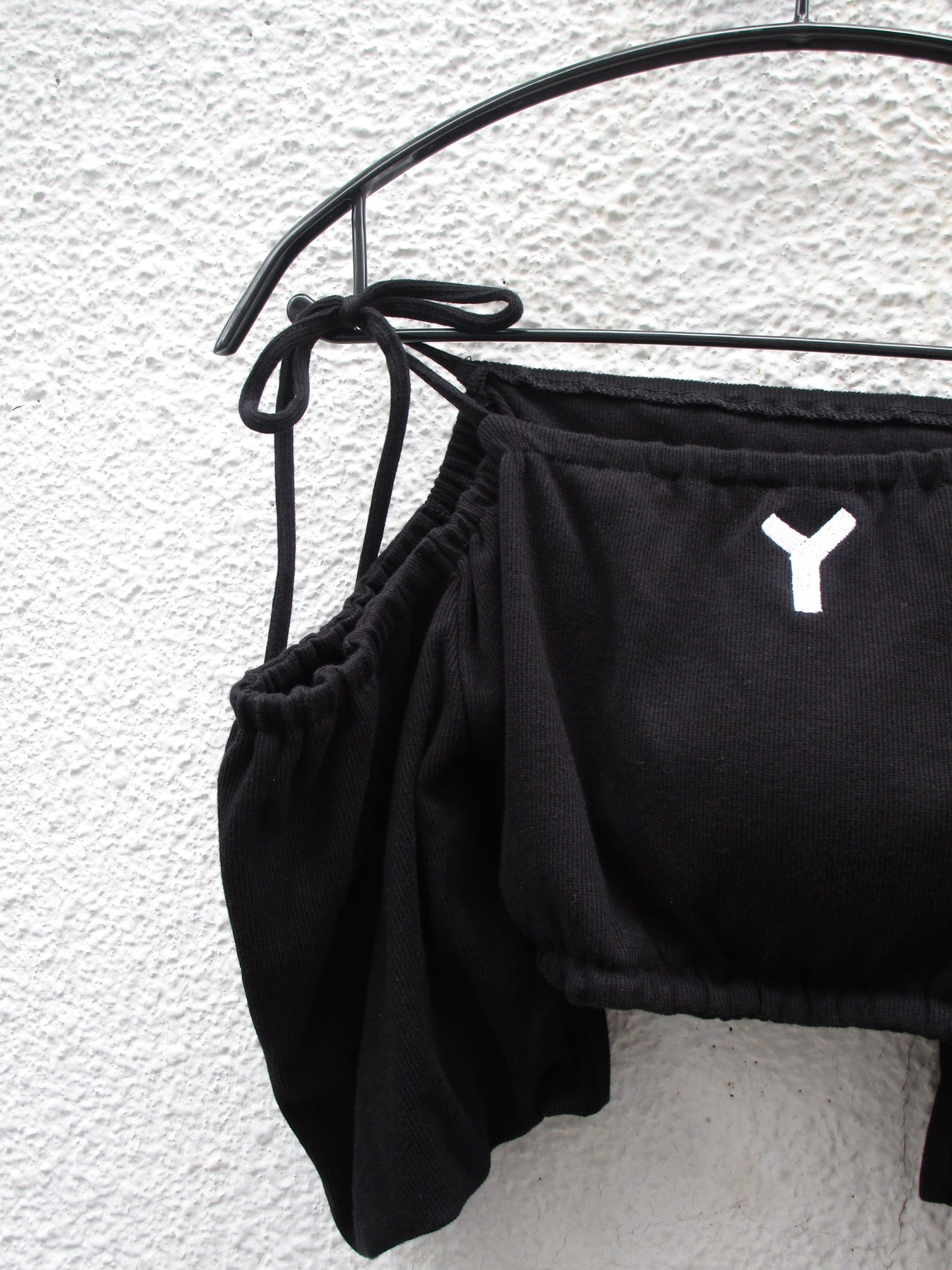 YONAKA×Eric Haze  “Y”ロゴオフショルダートップス